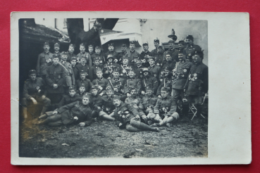 AK Militär / 1918-1938 / 1 WK / Foto Karte / Soldaten / Uniform / Orden / Fahne